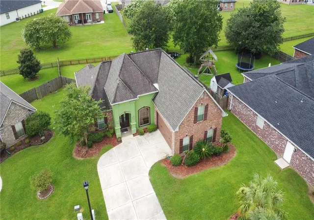Photo 2 of Single family home for sale at 216 Oxbow Dr, La Place, LA 70068 | MLS# 2566336 | Listing updated on 2026-07-07