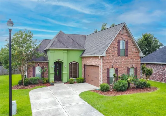 Photo 2 of Single family home for sale at 216 Oxbow Dr, La Place, LA 70068 | MLS# 2566336 | Listing updated on 2026-07-07