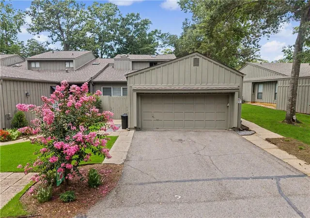 1st image of 640 Tete L'ours Dr #16, Mandeville, LA 70471 | MLS# 2566192
