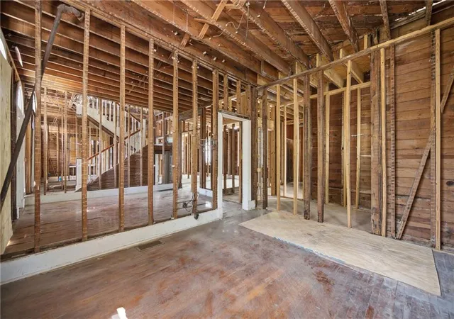 2nd image of 7200 S Claiborne Ave, New Orleans, LA 70125 | MLS# 2562631