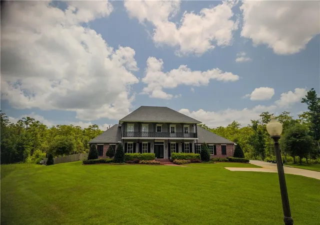 Photo 3 of Single family home for sale at 464 Arbor View Dr, Slidell, LA 70461 | MLS# 2566648 | Listing updated on 2026-07-10
