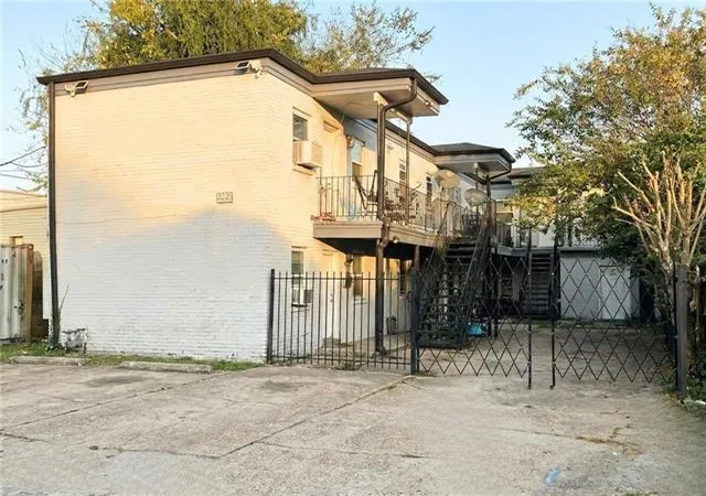 Homes for sale in New Orleans, LA | 3215 Dryades St, New Orleans, LA 70115 | MLS# 2566711
