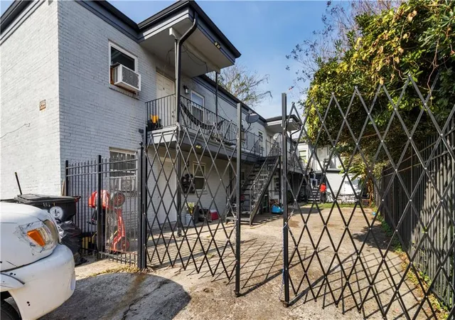 Homes for sale in New Orleans, LA | 3215 Dryades St, New Orleans, LA 70115 | MLS# 2566711