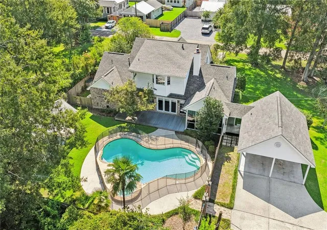 2nd image of 1015 S Louisiana St, Covington, LA 70433 | MLS# 2565897