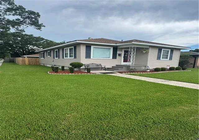 Homes for sale in Kenner, LA | 1301 Hudson St, Kenner, LA 70062 | MLS# 2566641