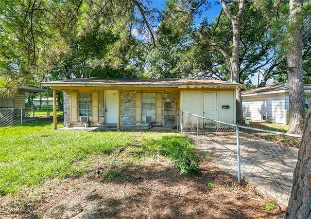 1st image of 7122 Poinsettia Dr, Baton Rouge, LA 70812 | MLS# 2566768