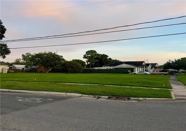 2nd image of 9100 Livingston Ave, Chalmette, LA 70043 | MLS# 2567049
