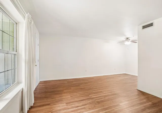 3rd image of 2732 Whitney Pl #101, Metairie, LA 70002 | MLS# 2566439