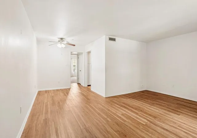 4th image of 2732 Whitney Pl #101, Metairie, LA 70002 | MLS# 2566439