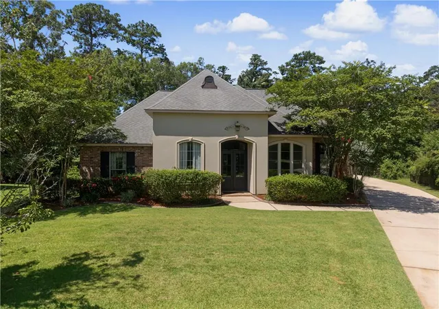 2nd image of 102 Castine Oaks Dr, Mandeville, LA 70448 | MLS# 2567123