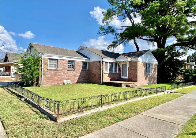 1st image of 2835 Paris Ave, New Orleans, LA 70119 | MLS# 2567128