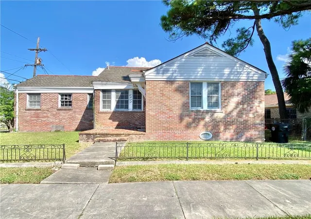 2nd image of 2835 Paris Ave, New Orleans, LA 70119 | MLS# 2567128