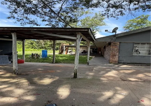 Photo 3 of Single family home for sale at 19516 Esterbrook Rd, Ponchatoula, LA 70454 | MLS# 2567097 | Listing updated on 2026-08-26