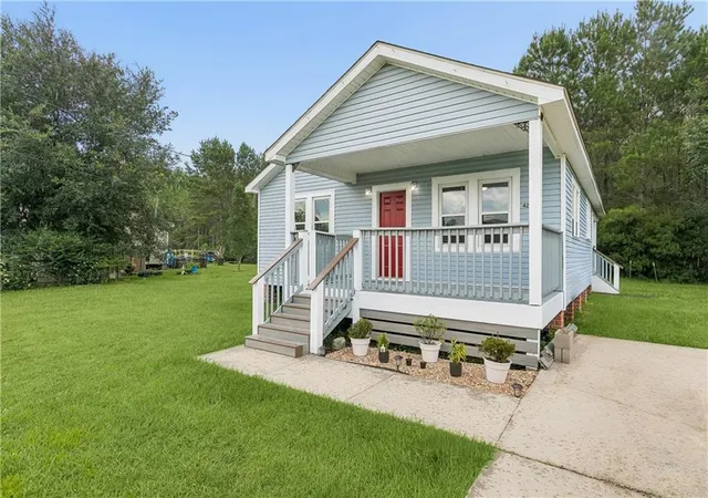 Homes for sale in Ponchatoula, LA | 42240 Southern Pines Blvd, Ponchatoula, LA 70454 | MLS# 2567131