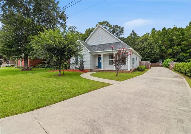 3rd image of 44161 Nicholas Cir, Hammond, LA 70403 | MLS# 2567182