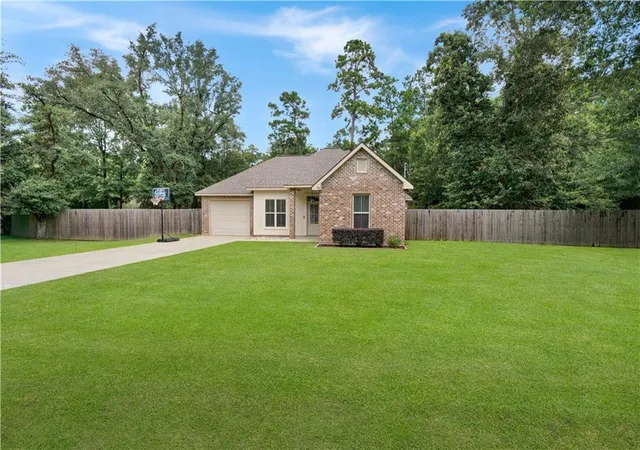 2nd image of 34 Adrienne St, Madisonville, LA 70447 | MLS# 2567037