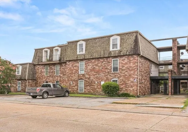 Homes for sale in Metairie, LA | 6320 Riverside Dr #147, Metairie, LA 70003 | MLS# 2567184