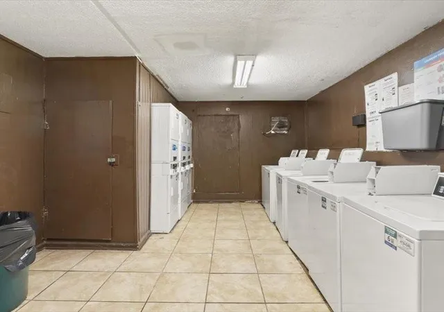 Homes for sale in Metairie, LA | 6320 Riverside Drive, Metairie, LA 70003 | Houzeo