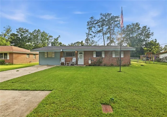 Homes for sale in Ponchatoula, LA | 135 Highland Rd, Ponchatoula, LA 70454 | MLS# 2567322