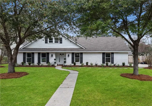 1st image of 1012 W 11th Ave, Covington, LA 70433 | MLS# 2565900