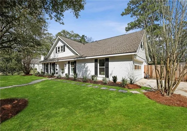 3rd image of 1012 W 11Th Ave, Covington, LA 70433 | MLS# 2565900
