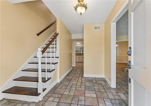 2nd image of 408 Bellemeade Blvd, Gretna, LA 70056 | MLS# 2564370
