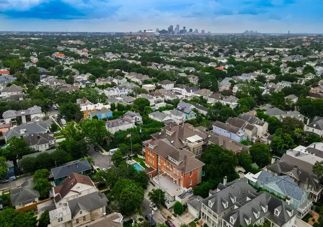 2nd image of 6048 Perrier St, New Orleans, LA 70118