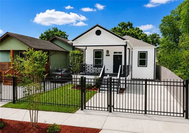 Photo 1 of Single family home for sale at 3214 Pine St, New Orleans, LA 70125 | MLS# 2567143 | Listing updated on 2026-07-14