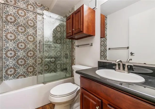 2nd image of 920 Poeyfarre St, New Orleans, LA 70130