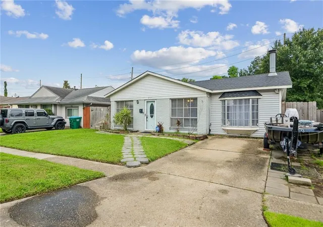 Homes for sale in Kenner, LA | 213 W Loyola Dr, Kenner, LA 70065 | MLS# 2566499