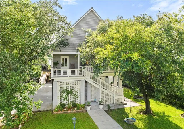 1st image of 225 West St, Mandeville, LA 70448 | MLS# 2566965