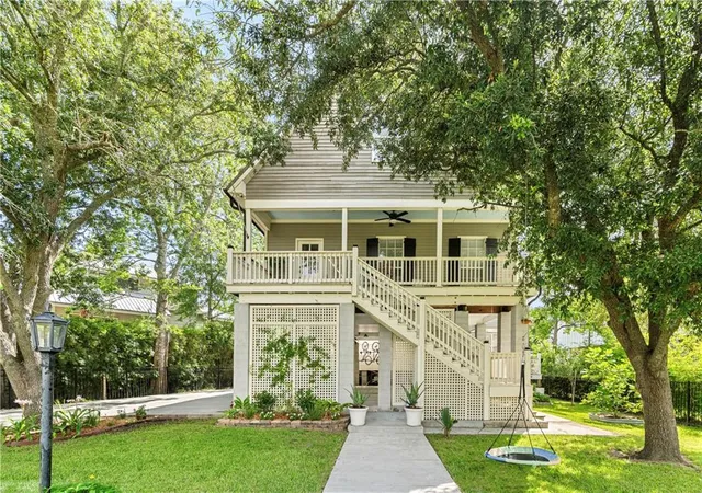 2nd image of 225 West St, Mandeville, LA 70448 | MLS# 2566965