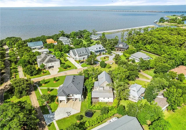 36th image of 225 West St, Mandeville, LA 70448 | MLS# 2566965