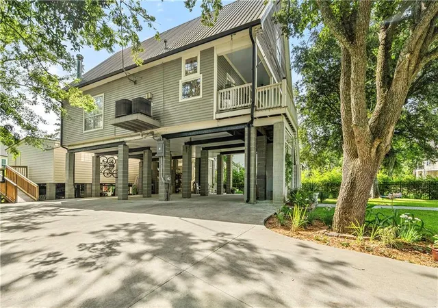 4th image of 225 West St, Mandeville, LA 70448 | MLS# 2566965