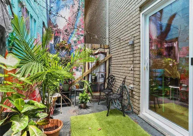 2nd image of 4500 Palmyra St, New Orleans, LA 70119