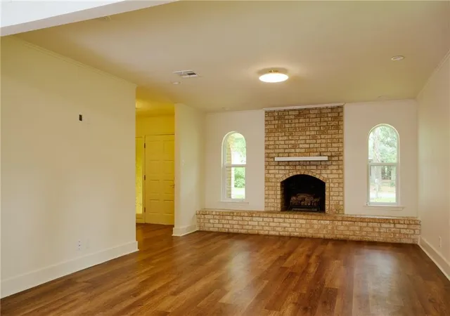 Photo 4 of Single family home for sale at 100 Live Oak St, Mandeville, LA 70448 | MLS# 2562847 | Listing updated on 2026-08-26