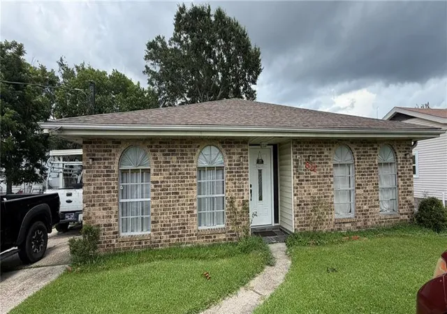 1st image of 811 2nd Ave, Harvey, LA 70058 | MLS# 2567573
