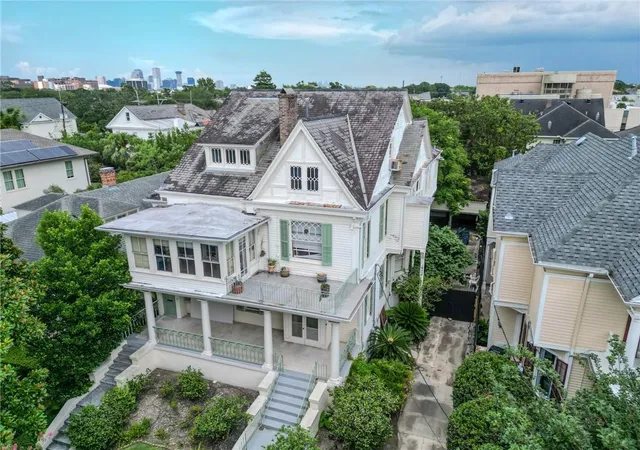 3rd image of 1915 Octavia St, New Orleans, LA 70115 | MLS# 2567553