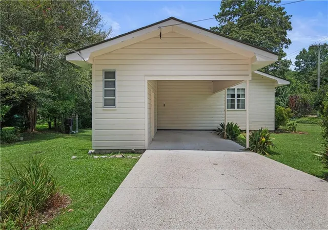 3rd image of 301 W 19Th Ave, Covington, LA 70433 | MLS# 2567557