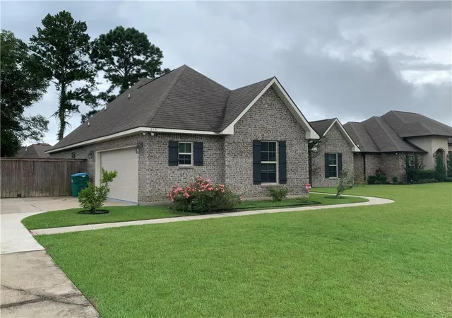 2nd image of 815 Lee Dr, Ponchatoula, LA 70454 | MLS# 2567515