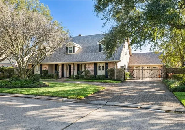 Homes for sale in Kenner, LA | 42 Chateau Palmer Dr, Kenner, LA 70065 | MLS# 2567738