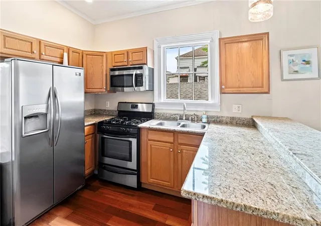 2nd image of 2033 Coliseum St #4, New Orleans, LA 70130 | MLS# 2567805