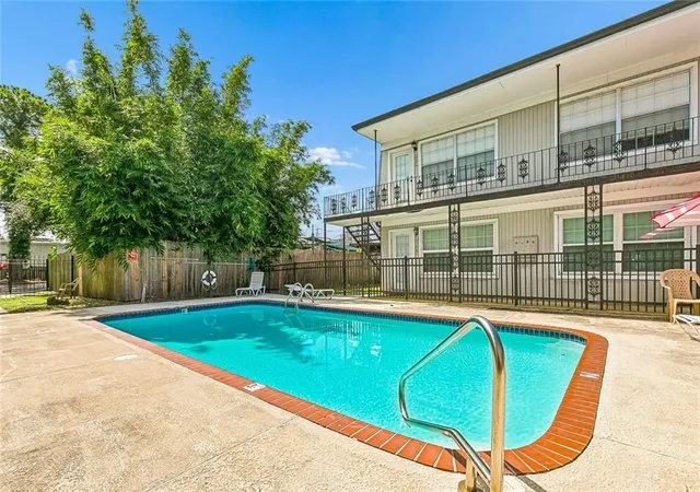 Homes for sale in Metairie, LA | 3013 Ridgelake Dr #207, Metairie, LA 70002 | MLS# 2567496