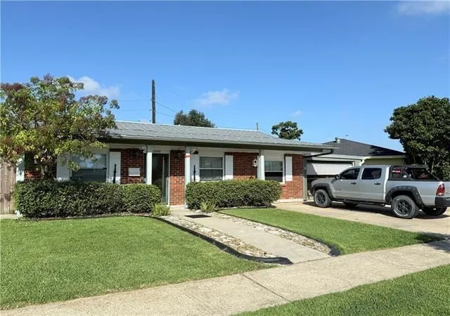 Photo 3 of Single family home for sale at 2844 Gleenbrook Dr, Gretna, LA 70056 | MLS# 2567509 | Listing updated on 2026-08-29