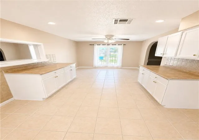 Homes for sale in Kenner, LA | 3568 E Loyola Dr, Kenner, LA 70065 | MLS# 2567891