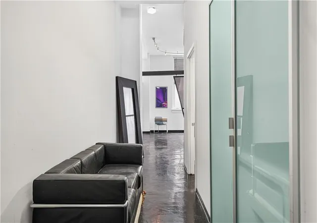 5th image of 334 Carondelet St #401, New Orleans, LA 70130 | MLS# 2567870