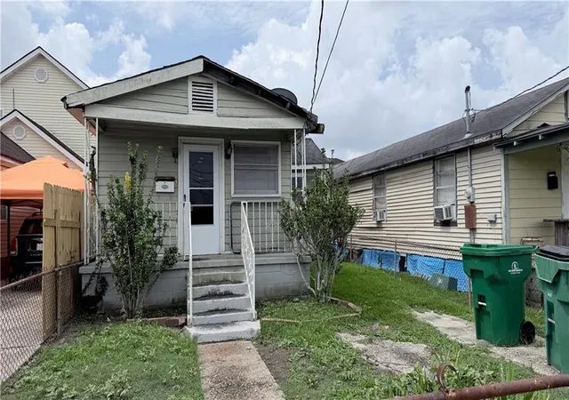 1st image of 1306 Romain St, Gretna, LA 70053 | MLS# 2567917