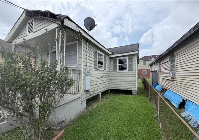 2nd image of 1306 Romain St, Gretna, LA 70053 | MLS# 2567917