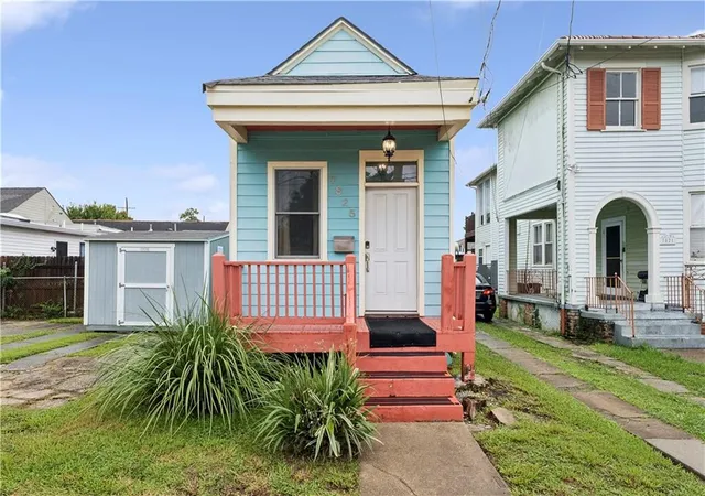 1st image of 7825 Cohn St, New Orleans, LA 70118 | MLS# 2567907