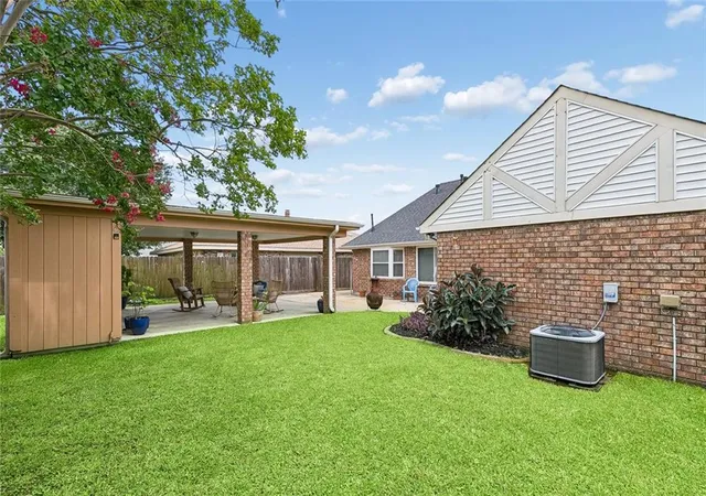 Homes for sale in Kenner, LA | 63 Normandy Dr, Kenner, LA 70065 | MLS# 2567871